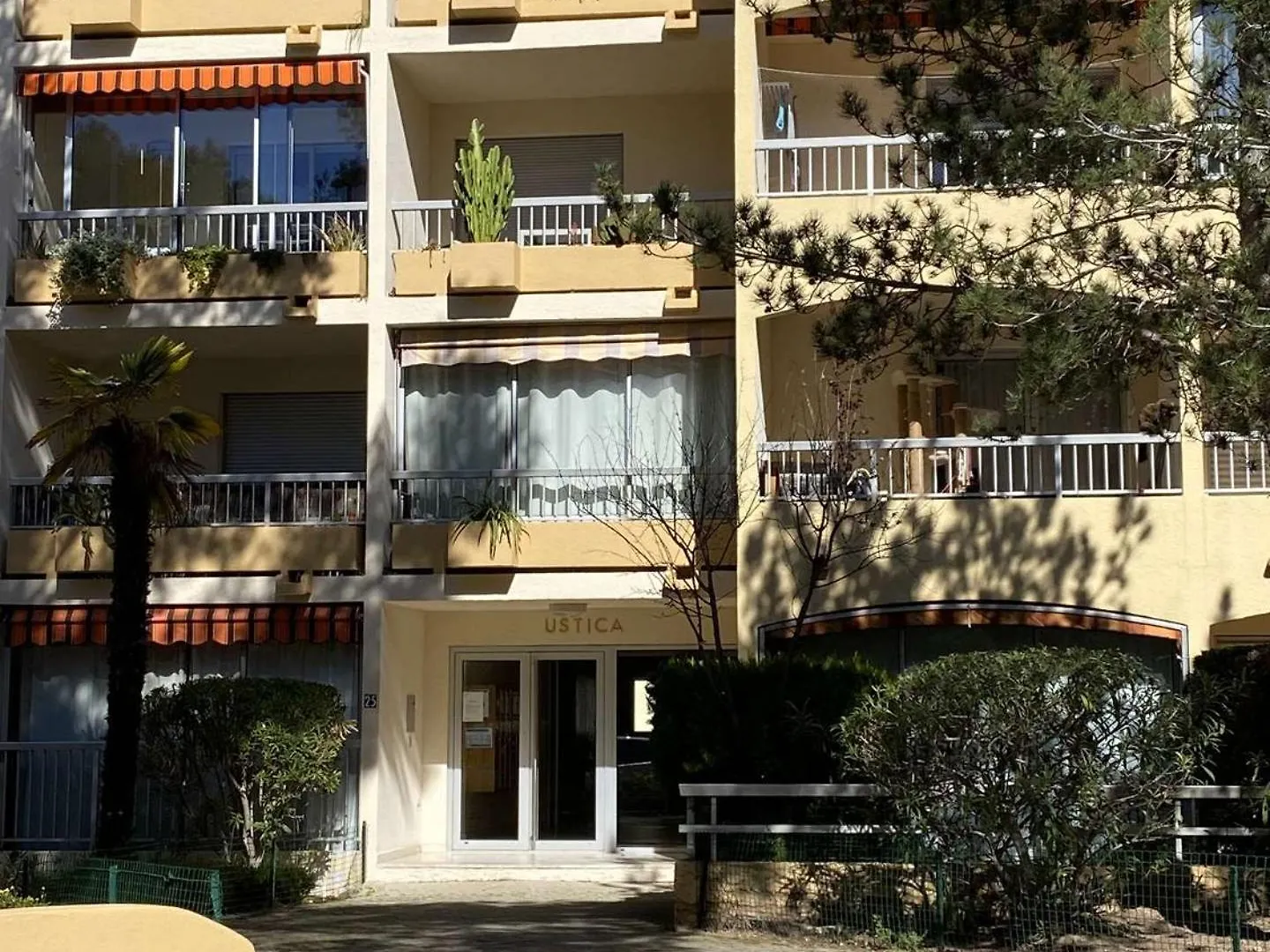 Lägenhet Bel Appartement, 4 Couchages, Lumineux, 500 M De La Plage Et Des Commerces... Saint-Mandrier-sur-Mer Frankrike